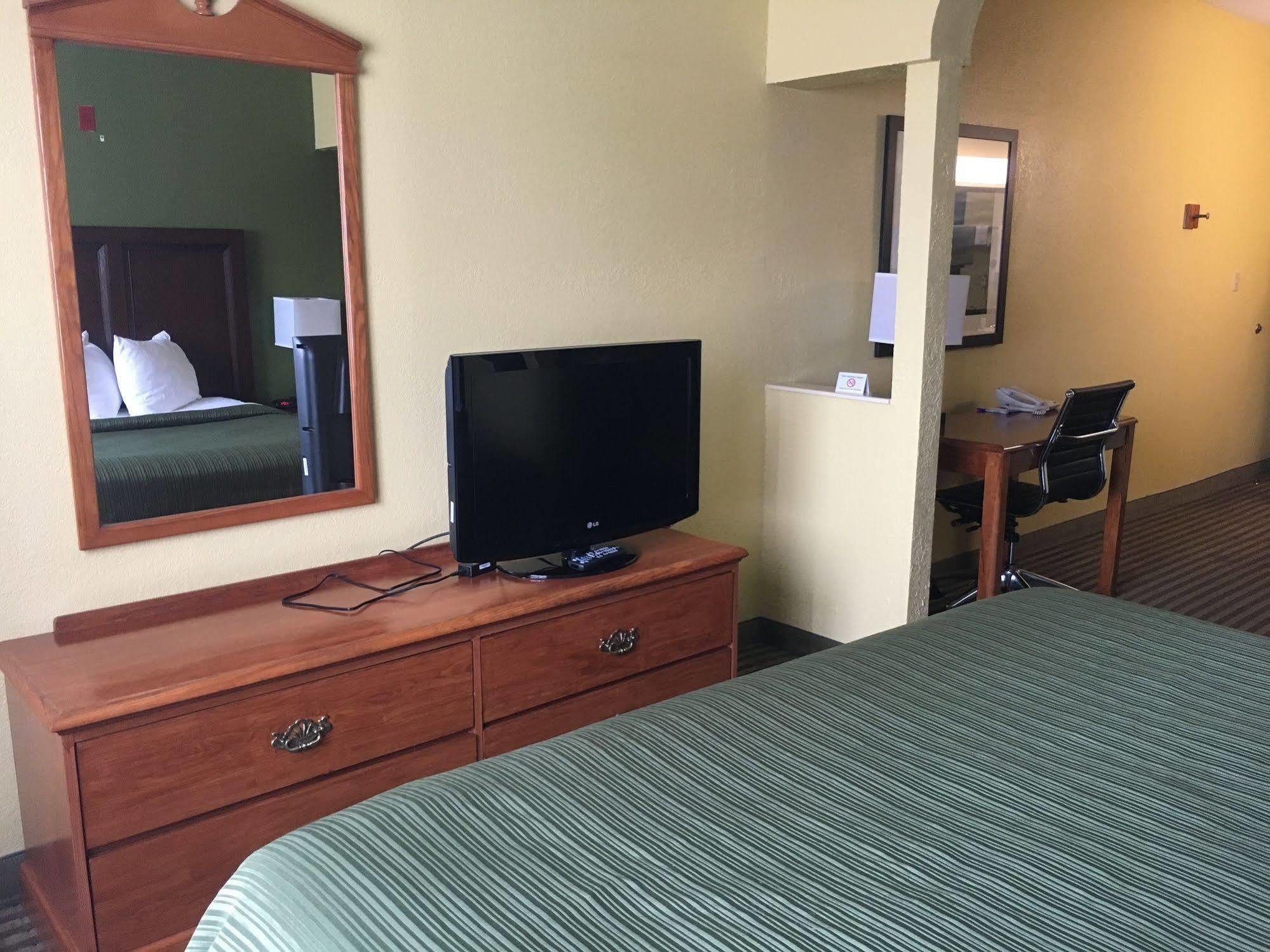 Baymont By Wyndham Hotel